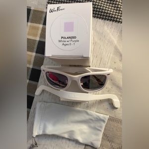 Weefarers for baby 0-1. White frame, purple mirror polarized lenses.